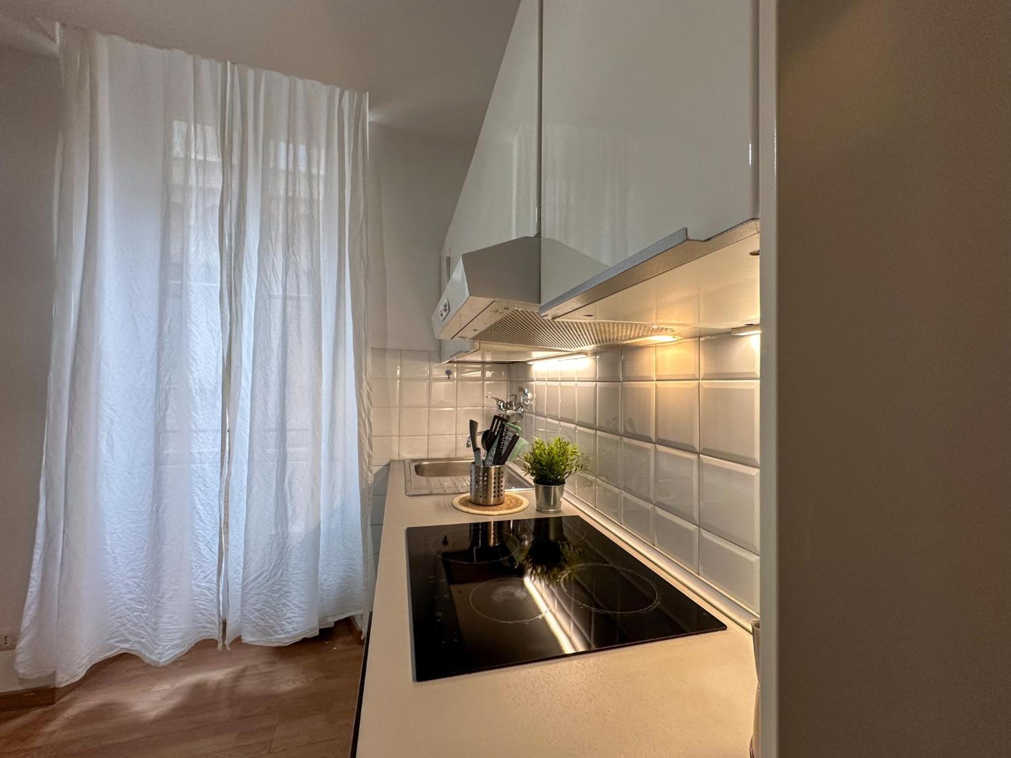 Apartment By The Colosseum - White Chic Flats Rome Exterior photo